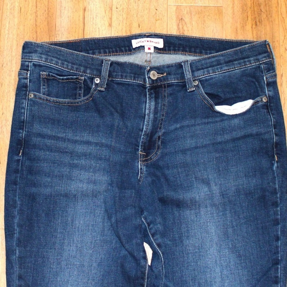 Lucky Brand Sweet Mid Rise Boot Jeans Women 14/32 R Blue Bootcut - Picture 4 of 8